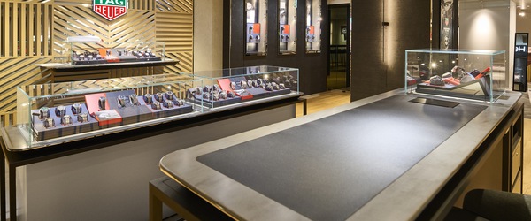 TAG Heuer Boutique 南池袋 １丁目-２８-1 5F 171-8569 豊島区