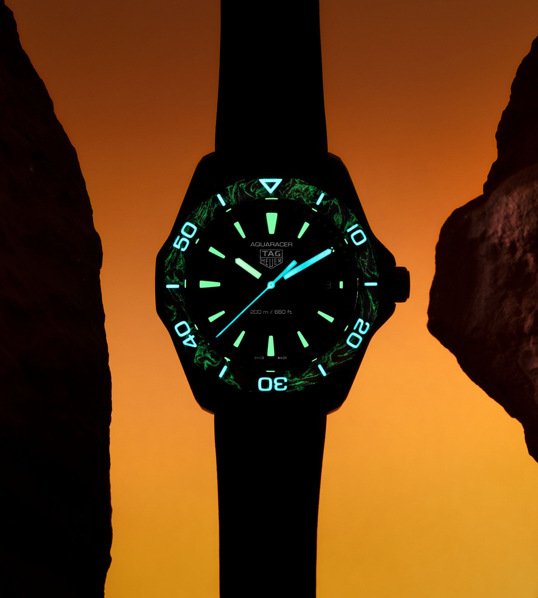 Super-LumiNova® elements of the timepiece