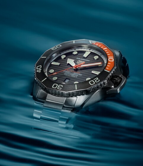 TAG HEUER AQUARACER（竞潜系列）PROFESSIONAL 1000 SUPERDIVER腕表