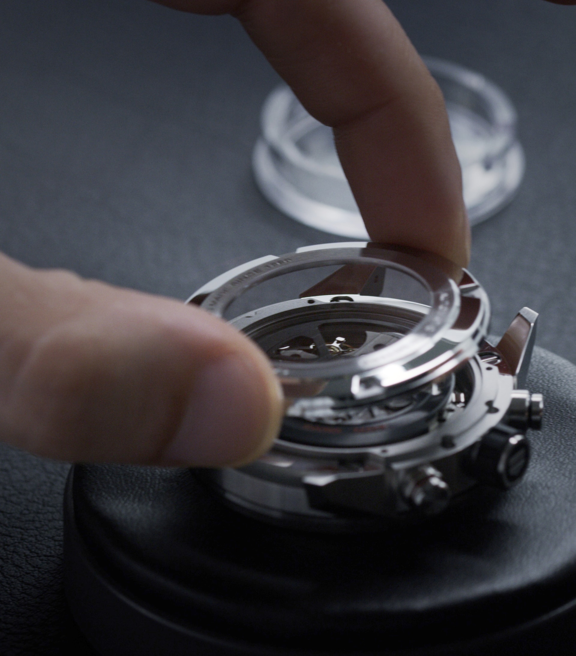 Tag heuer quartz vs automatic sales