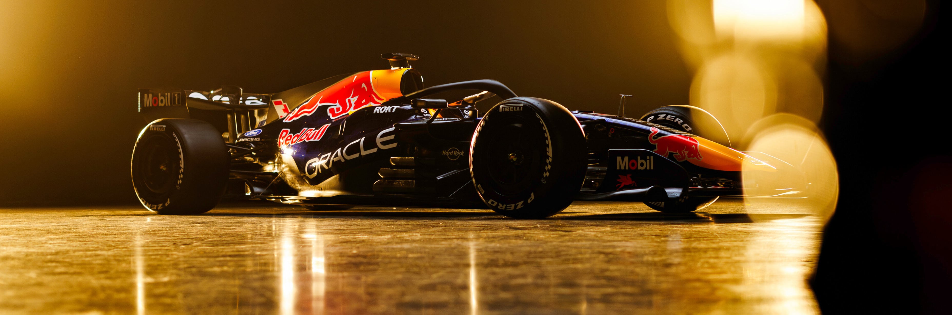 レッドブル・レーシング - F1チーム - タグ・ホイヤー公式サイト