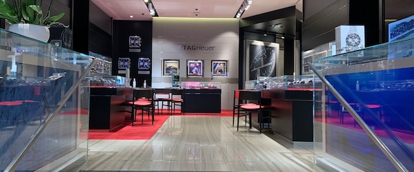 TAG Heuer Boutique 104 Avenue des Champs-Elysées Paris