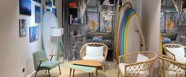 TAG Heuer Boutique 104 Avenue des Champs-Elysées Paris