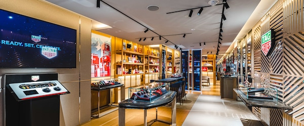 TAG Heuer Boutique 6-chōme-7-16 Ginza 104-0061 東京都