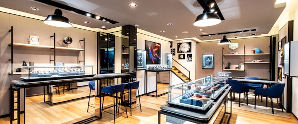 TAG Heuer Boutique 福岡市中央区天神二丁目4-17 810-0001 福岡県