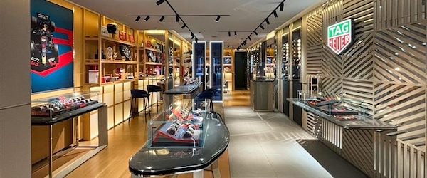 TAG Heuer Boutique 6-chōme-7-16 Ginza 104-0061 東京都