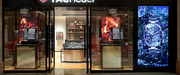 TAG Heuer Boutique Plaza Senayan, Level 1 No.138B, Jl.Asia Afrika No.8 Jakarta