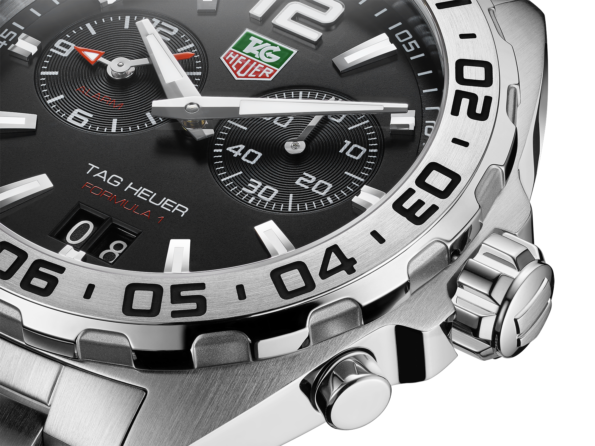 TAG Heuer Carrera Date Brilliant Bezel