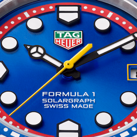 Close-up details of TAG Heuer Formula 1 Solargraph WBY111F.BA0042