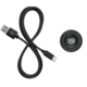 USB-C型电缆和一个充电底座。