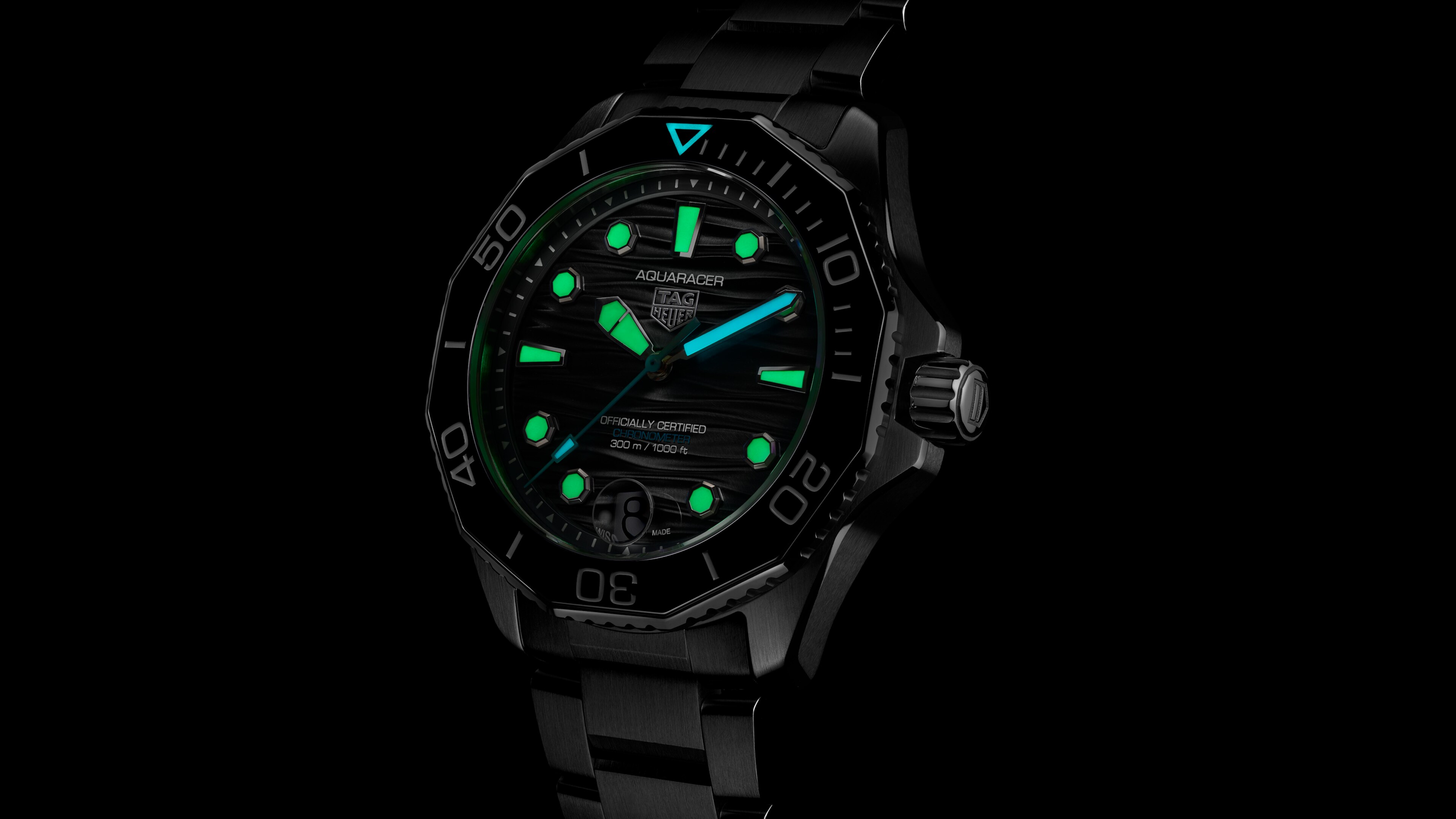 TAG Heuer Aquaracer Professional 300 Date - Steel - 42 mm | TAG